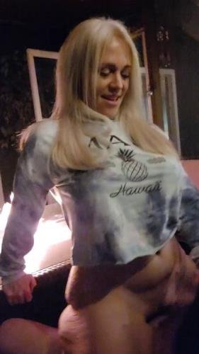 Onlyfans - Surfer Girl Rides Her Man s Cock 11thLeo (SD/1920p/154 MB)