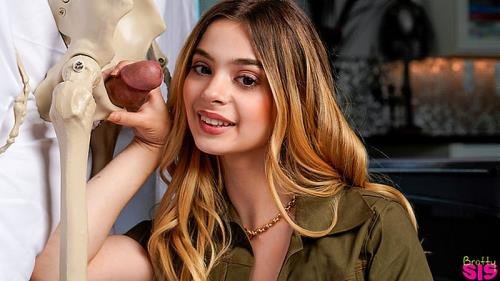 BrattySis - Mia Kay, Molly Little : This Halloween My Stepsis Jumped My Bones (UltraHD/4K/2160p/2.35 GB)