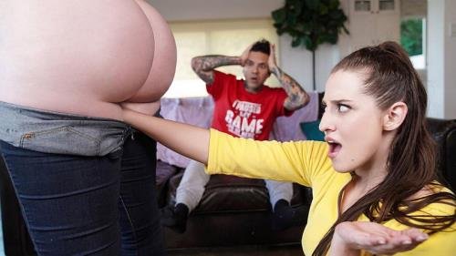 BrazzersExxtra/Brazzers - Horny Cosplay Cutie Fists Gorgeous Ginger Goddess  : Abigaiil Morris, Aubree Valentine (FullHD/1080p/1.66 GB)