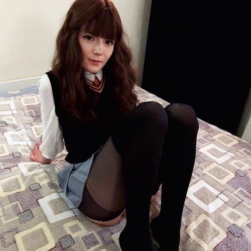 Onlyfans - A Lusty Hermione Granger Prepared For Her Homework Lesson On The Special Handling Of Her Magic Wand Webtolove (FullHD/1080p/295 MB)