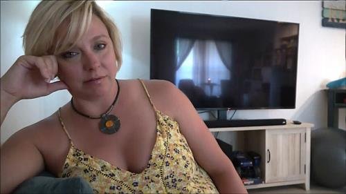 momcomesfirst - Brianna Beach  Just Like Me (FullHD/1080p/931 MB)