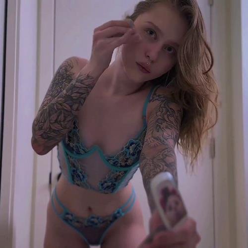 Onlyfans - One Evening With My Girlfriend Pt 2 � Ruined Fresh Makeup Zxlecya (FullHD/1080p/201 MB)