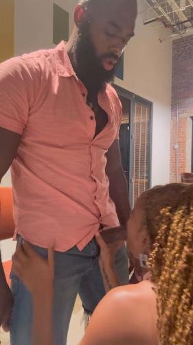 Onlyfans - Public Fucks Are The Best Vanillaslimcara (SD/1920p/368 MB)