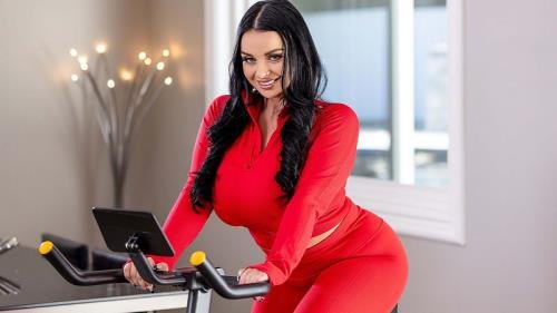 BrazzersExxtra/Brazzers - Payton Preslee  He Likes Bike Seats, He Cannot Lie (FullHD/1080p/1.54 GB)