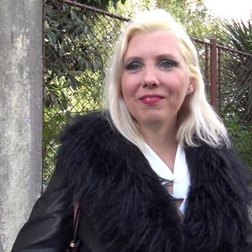 JacquieEtMichelTV - Laurence 37 Years insurance agent (FullHD/1080p/1.05 GB)
