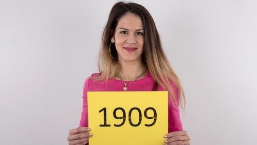 CzechCasting - Michaela 1909 (FullHD/1080p/558 MB)