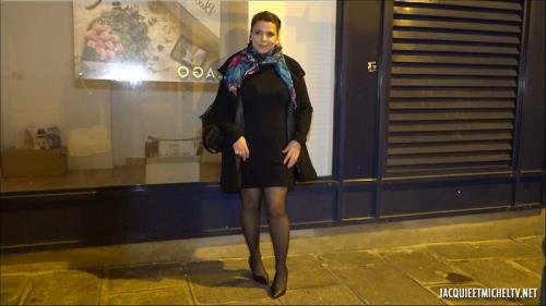 JacquieEtMichelTV/Indecentes-Voisines - Dolores, premieres doubles (FullHD/1080p/1.20 GB)