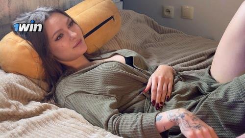 Onlyfans - Wife s Cheating On Husbund And Gets Multiply Squirting Orgasms Posh Spicy (FullHD/1080p/926 MB)