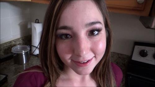 Family Therapy/Clips4Sale - Parker Swayze, Bambi Brooks  Mother Daughter Yoga Lesson (HD/720p/1.26 GB)