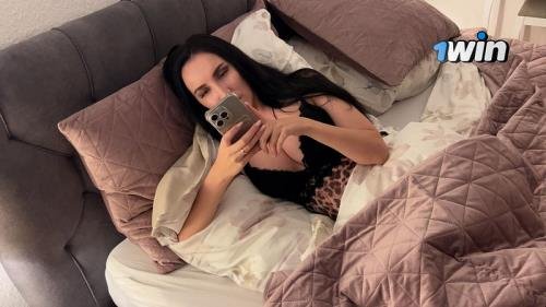 Onlyfans - Lonely Stepmother Invites To Share Her Bed Horny69rabbits (FullHD/1080p/678 MB)