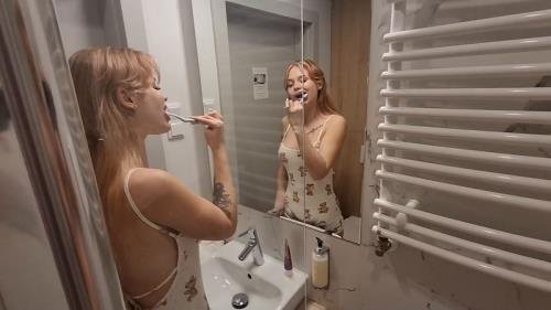 Onlyfans - Cheeky Step Sister Asks For Cock VladaMais (FullHD/1080p/338 MB)