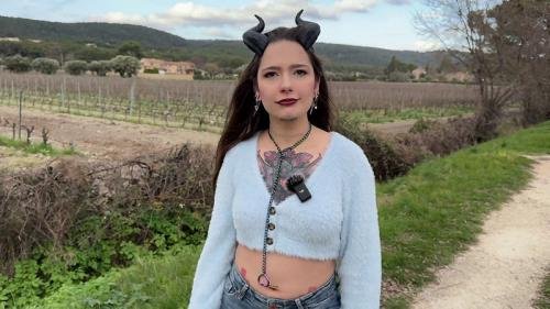 JacquieEtMichelTV - Mamie Donuts  28 Years Old, From Lille (FullHD/1080p/736 MB)