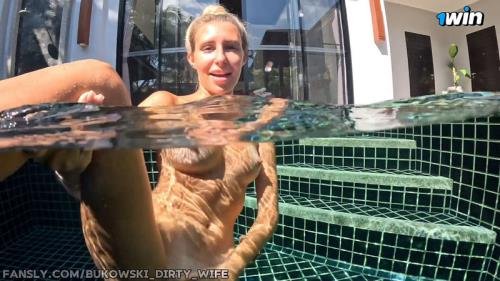 Onlyfans - Real Passionate Sex Underwater Of a Couple In Love On Vacation, Risky Outdoors Ralf Christian (FullHD/1080p/568 MB)