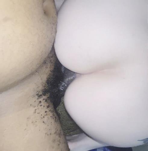 Onlyfans - WTF ARE YOU DOING BACK THERE Mariecream (FullHD/1080p/179 MB)