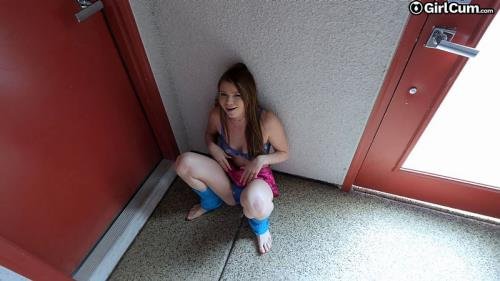 GirlCum.com - Mazy Myers Nonstop Cumming 26 Orgasms (FullHD/1080p/1.82 GB)