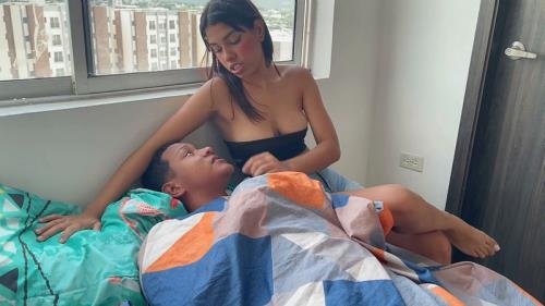 Onlyfans - My Big Stepbrother Is Sick And I Give Him The Fuck Of His Life So He Can Heal Saraymike (FullHD/1080p/380 MB)