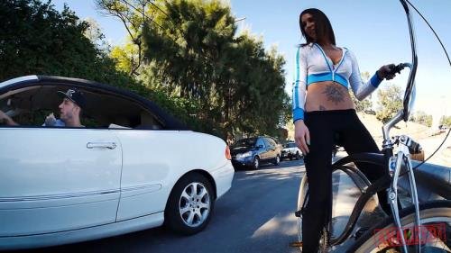 Analized - Felicity Feline  Roadside Anal Romance (FullHD/1080p/2.88 GB)