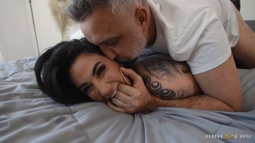 BrazzersExxtra.com/Brazzers.com - Free To Play Pussy Pay To Win Anal  : Arabelle Raphael (HD/720p/846 MB)