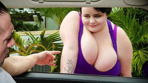 PLUMPERPASS - Peyton Thomas  Big Boob Car Wash (SD/480p/179 MB)