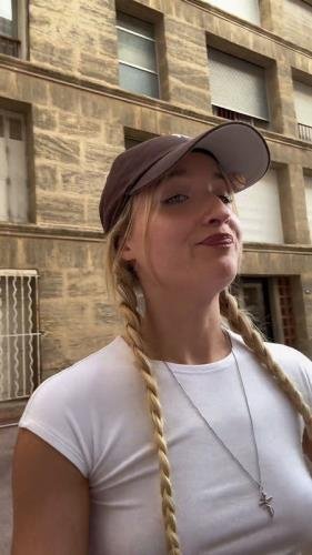 Onlyfans - Find Me In a Kebab Shop And Give Me Your White Sauce  Duo BG French Chloe Chevalier (SD/1920p/370 MB)