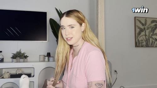Onlyfans - Woke Up With Morning Wood Sucked Off By Beautiful Green Eyed Step Sis Rosie Rider (FullHD/1080p/410 MB)