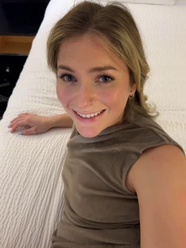 Onlyfans - Jess Cromwell The Princess Jess  Hotel Room Quickie Before The Company Christmas Party (SD/1440p/249 MB)
