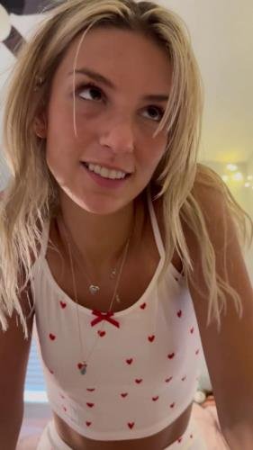 Onlyfans - College Girl Gets FUCKED SENSELESS In Her College Dorm In Front Of Her Roommate  Ambie Bambii (SD/1920p/157 MB)