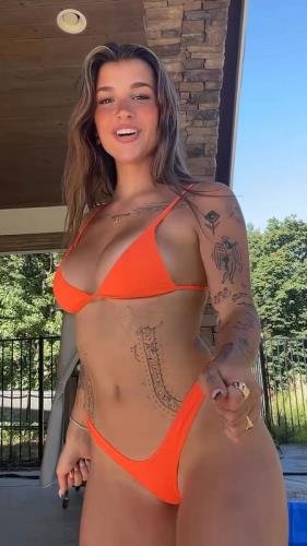 Onlyfans - Arikytsya (2K/3840p/216 MB)