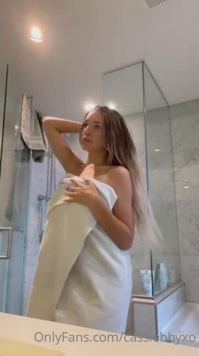Onlyfans - Kendra Rowe Shower To The Bedroom POV Sextape (SD/1080p/79.2 MB)