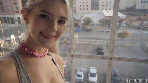Onlyfans - Eva Elfie  Windowfuck (HD/720p/662 MB)