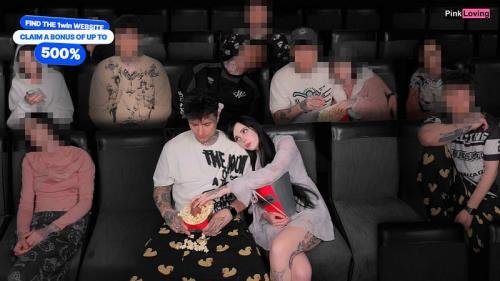 Onlyfans - Surprised a Girlfriend Right In The Movie Theater  Pinkloving Pinkloving (FullHD/1080p/341 MB)
