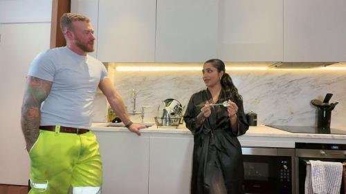 Onlyfans - Yasmina Khan Asks Workman To Cheat On Girlfriend And Film a Sextape With Huge Facial For Her Pages Johnny Bravo (FullHD/1080p/987 MB)