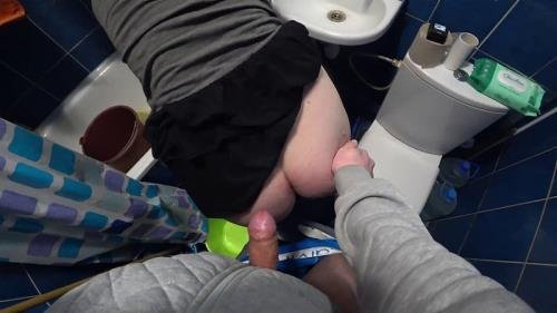 Onlyfans - Cheating Wife With a Guy In The Toilet (FullHD/1080p/83.7 MB)