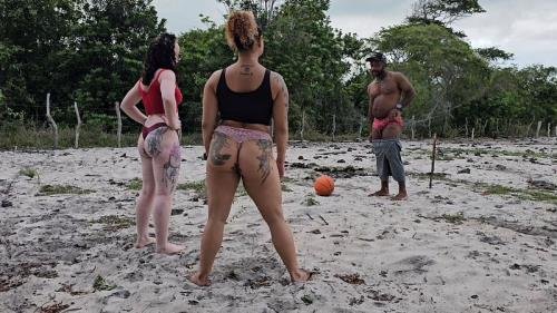 Onlyfans - PLAYING THE BALL ON THE FIELD WITH MY NEIGHBOR WE LOST OUR ASSES Marcio Baiano (FullHD/1080p/307 MB)