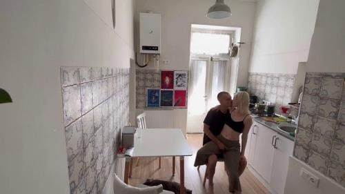Onlyfans - Sex With Blond In The Kitchen (HD/720p/41.7 MB)