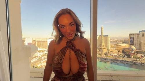 OnlyFans - Alanna Pow  Elevator Encounter To Unreleased Filth (FullHD/1080p/1.12 GB)