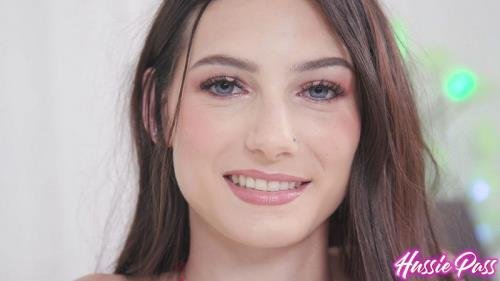 HussiePass - Sophie Tyler  Those Are Some Sweet Naked Tanlines (FullHD/1080p/3.00 GB)