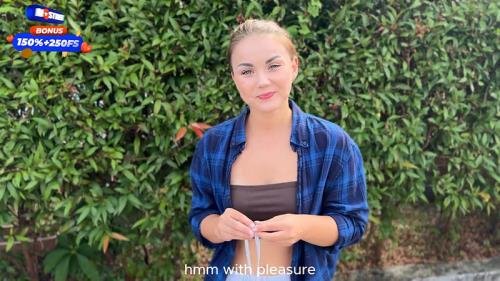 Onlyfans - Hooked Pussy Cock Outdoors And Fucked Hard In The Kitchen AlexaMills (FullHD/1080p/433 MB)